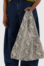 Load image into Gallery viewer, Standard Baggu - Snakeskin