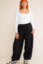 Load image into Gallery viewer, Black Lantern Pant