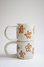 Load image into Gallery viewer, White Flower Mug