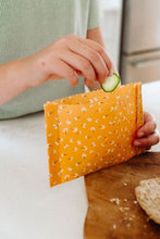 Load image into Gallery viewer, Beeswax Wraps Set of 3 - Multiple Patterns