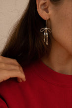 Load image into Gallery viewer, Drooping Bow Earrings - Silver