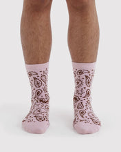 Load image into Gallery viewer, Crew Sock - Paisley Pink