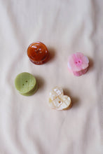 Load image into Gallery viewer, Button Mini Claw Set