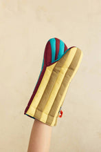 Load image into Gallery viewer, Dragonfly Stripe Quilted Oven Mitt
