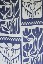 Load image into Gallery viewer, Lillies Blanket