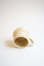 Load image into Gallery viewer, White Flower Mug