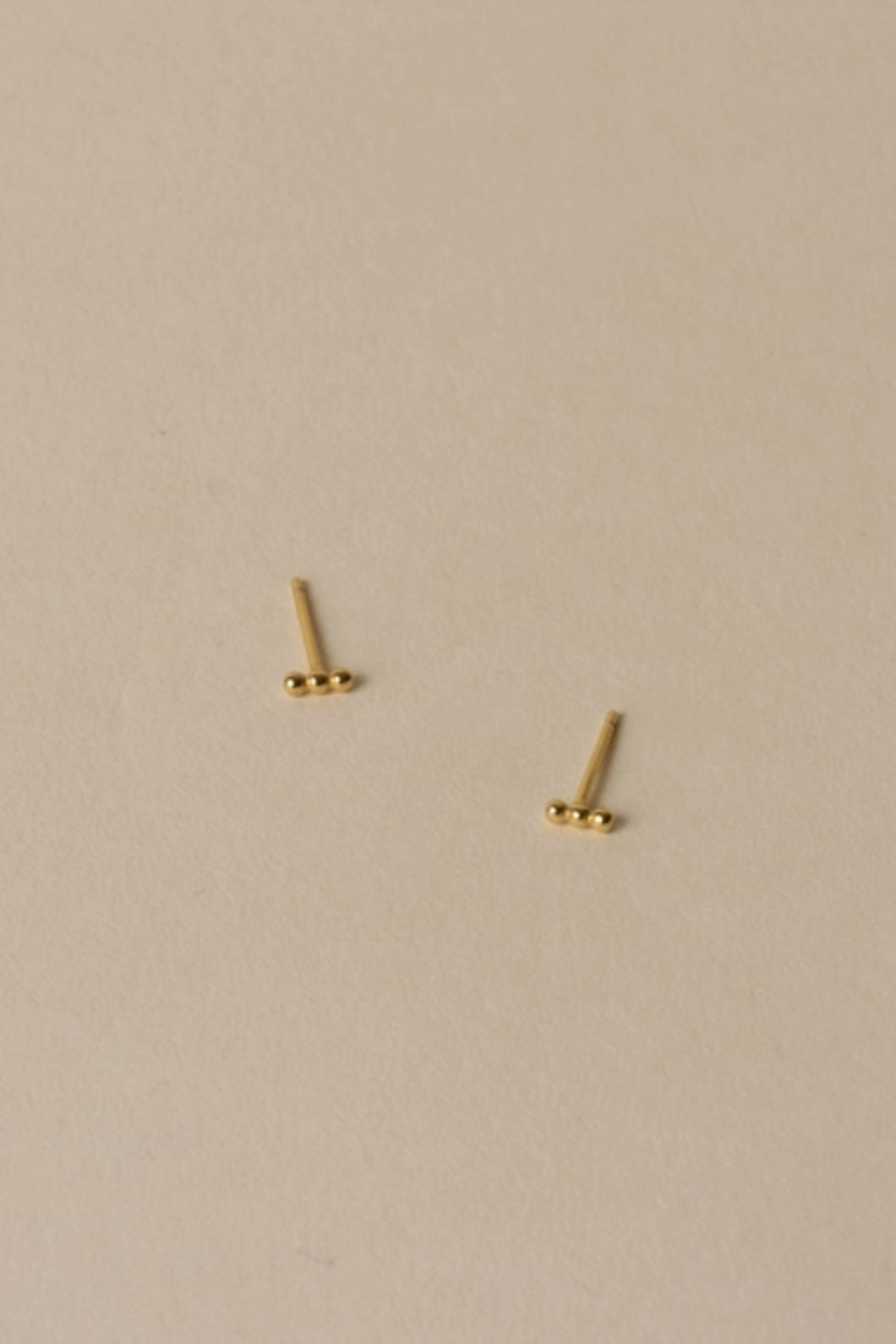 Mini 3 Dot Line Earrings