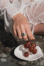 Load image into Gallery viewer, Flower Ring