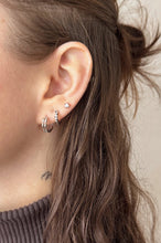 Load image into Gallery viewer, Esagia Hoop Earings