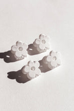 Load image into Gallery viewer, white mini hair clip flowers