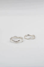 Load image into Gallery viewer, Wavy Stack Ring