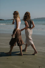 Load image into Gallery viewer, Cove Capris - Chocolate
