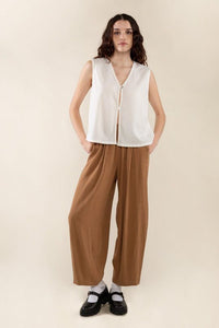 Linen lantern pant with elastic waistband in brown