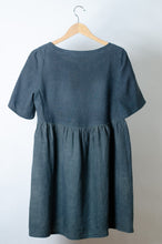 Load image into Gallery viewer, Forest Green Linen Dress - S/M