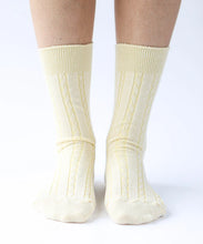 Load image into Gallery viewer, Cable Cotton Dress Socks - Multiple Colours