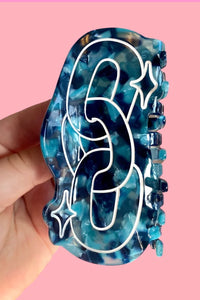 Blue Hair Claw with Chain Link Graphic