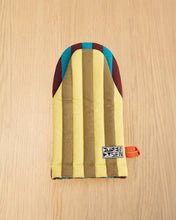 Load image into Gallery viewer, Dragonfly Stripe Quilted Oven Mitt
