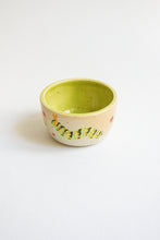 Load image into Gallery viewer, Mini Caterpilar Pot