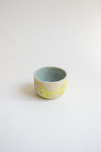Load image into Gallery viewer, Mini Clover Pot