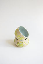 Load image into Gallery viewer, Mini Clover Pot