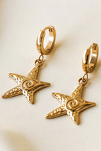 Load image into Gallery viewer, Beach Star Hoops - Gold