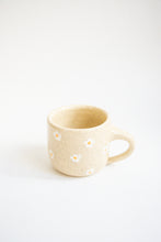 Load image into Gallery viewer, White Flower Mug