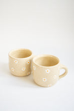 Load image into Gallery viewer, White Flower Mug