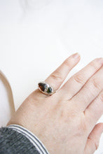 Load image into Gallery viewer, Chunky Seaglass Signet Ring