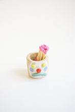Load image into Gallery viewer, Ceramic Face Match Holder