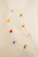 Load image into Gallery viewer, Beaded Flower Necklace